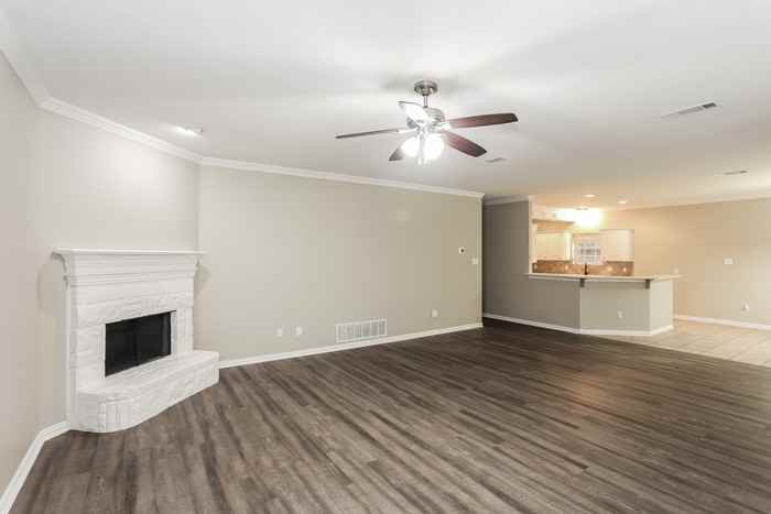 1813 Manor Ridge Way - Photo 5 of 17