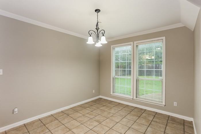 1813 Manor Ridge Way - Photo 7 of 17