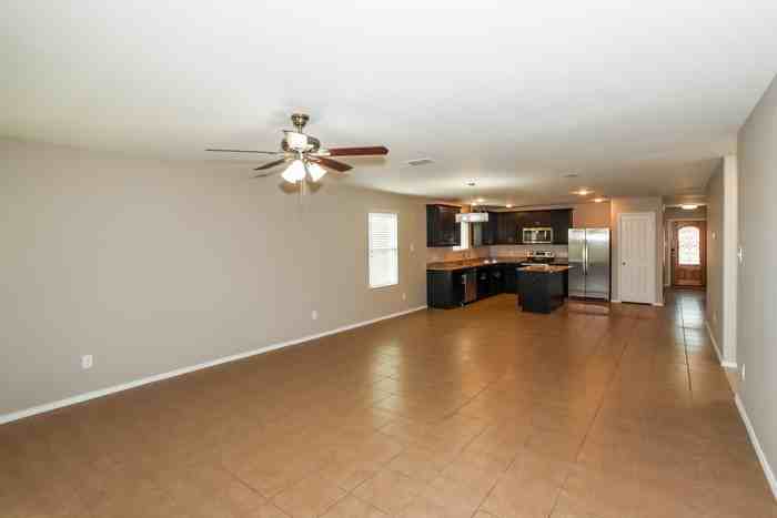 10008 Calcite Dr - Photo 4 of 15