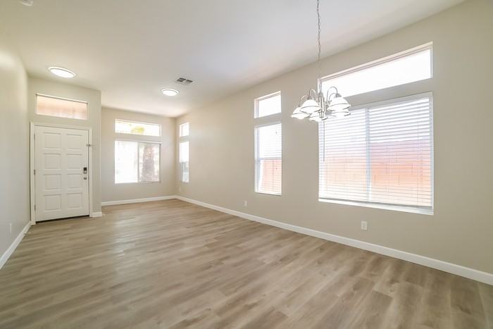 17644 N 17th St - Photo 4 of 16