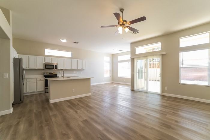 17644 N 17th St - Photo 5 of 16