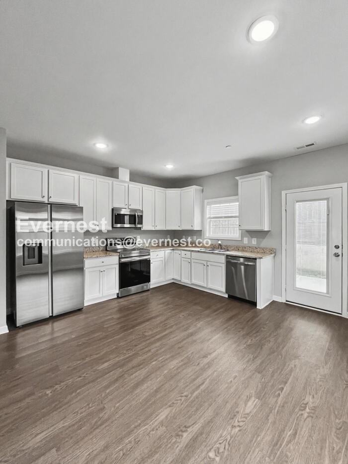 1203 Trestle Dr - Photo 3 of 34