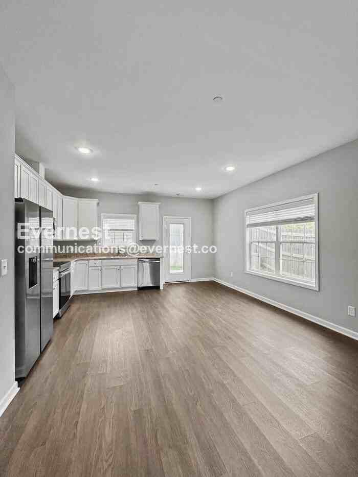 1203 Trestle Dr - Photo 4 of 34