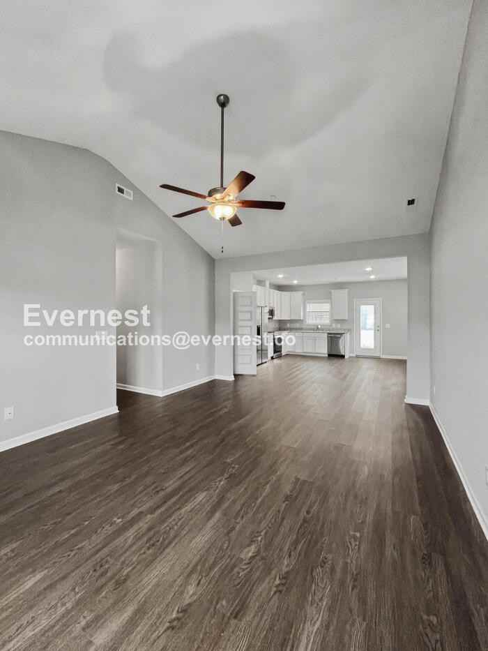 1203 Trestle Dr - Photo 6 of 34