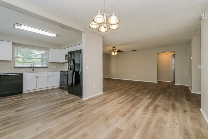 8431 Duval Dr - Photo 5 of 16