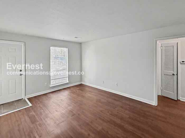 248 Fox Glen Rd Nw #B - Photo 5 of 19