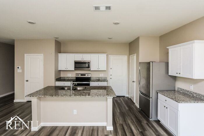 6040 Mojave Dr - Photo 4 of 20