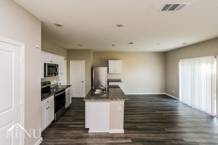 6040 Mojave Dr - Photo 5 of 20