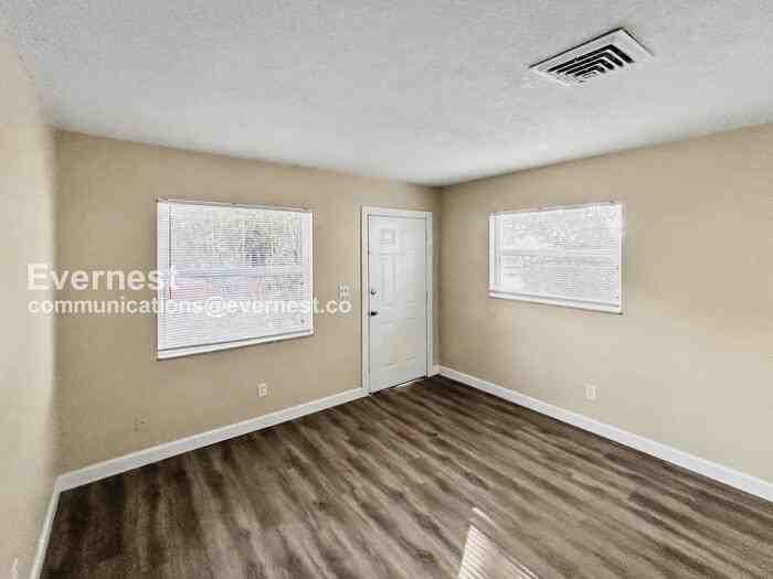 5701 Manchester St N - Photo 7 of 20