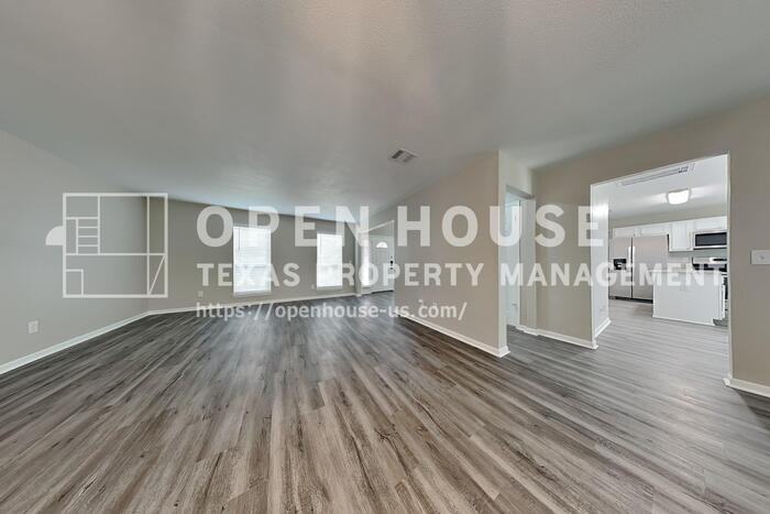 9411 Bayou Bluff Dr - Photo 4 of 21