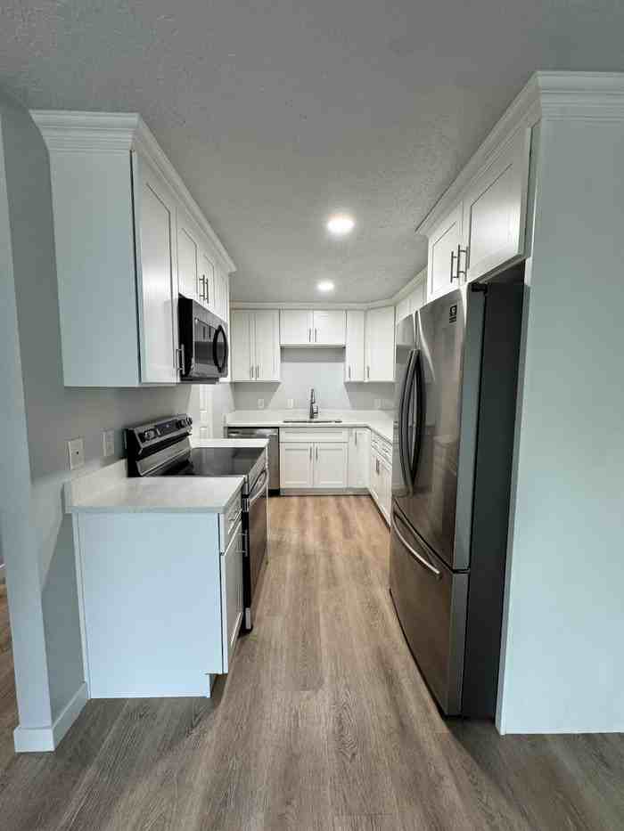 42 W Lester Ave #F17 - Photo 2 of 18