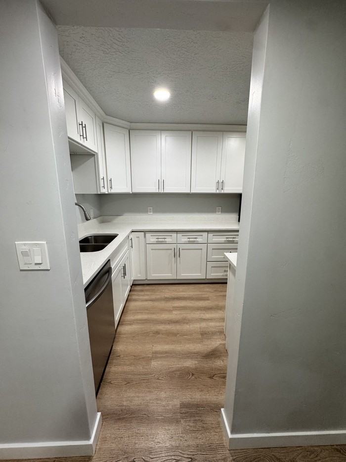 42 W Lester Ave #F17 - Photo 3 of 18