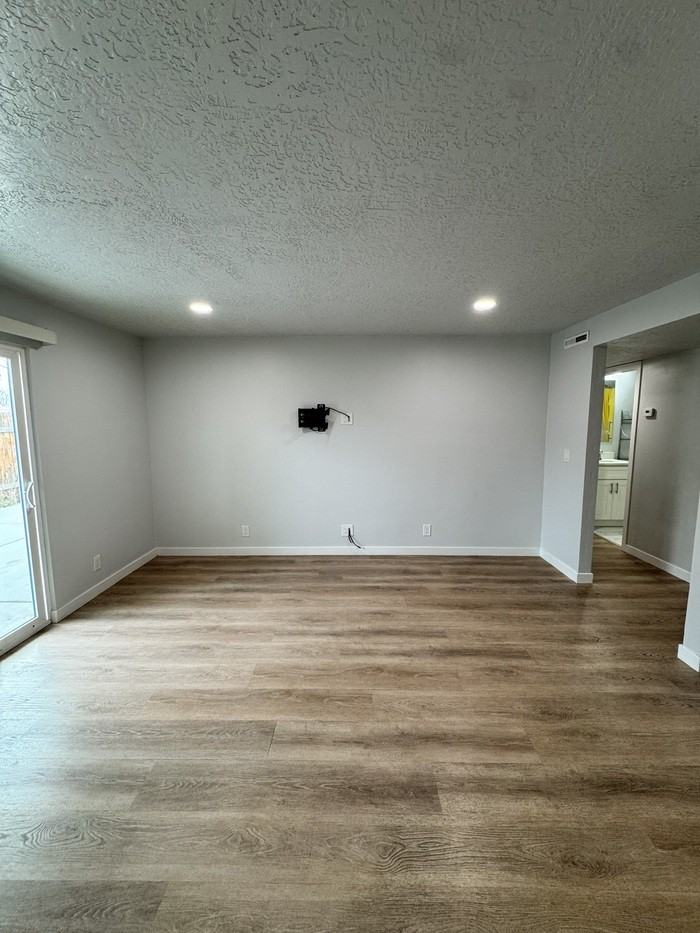 42 W Lester Ave #F17 - Photo 7 of 18