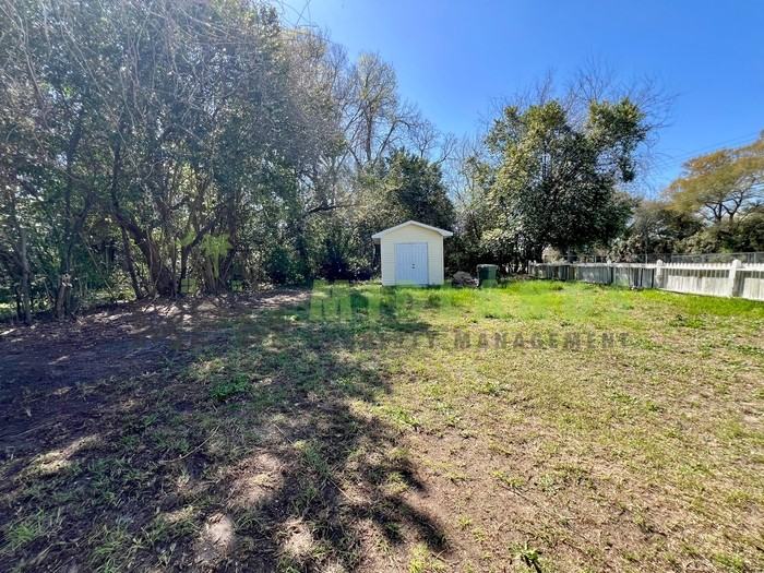 610 W Hampton Ave - Photo 3 of 37