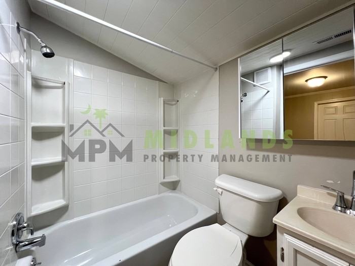 610 W Hampton Ave - Photo 5 of 37