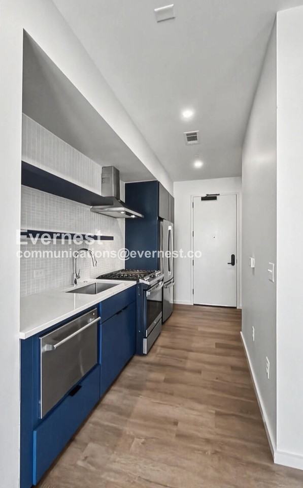 500 Merritt Ave - Photo 2 of 31