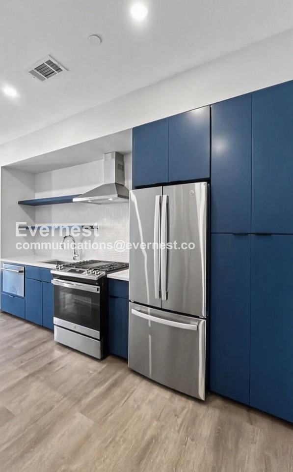 500 Merritt Ave - Photo 4 of 31