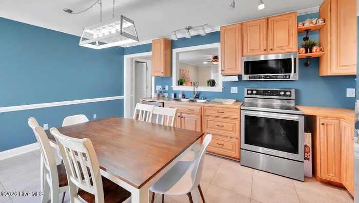 3921 Granada Dr #B - Photo 5 of 27