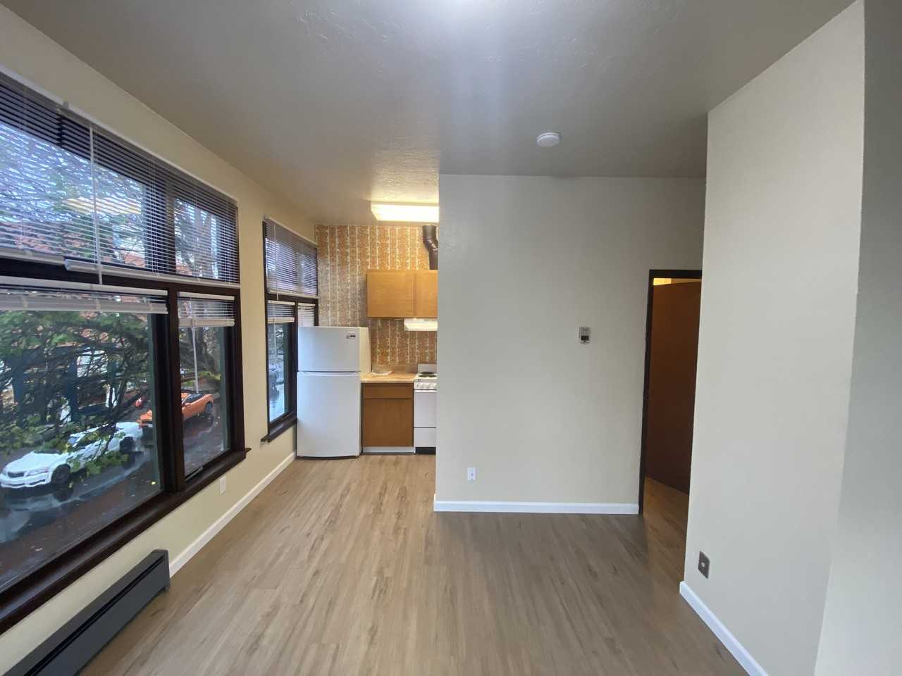 408 2nd St #4 - Photo 2 of 10