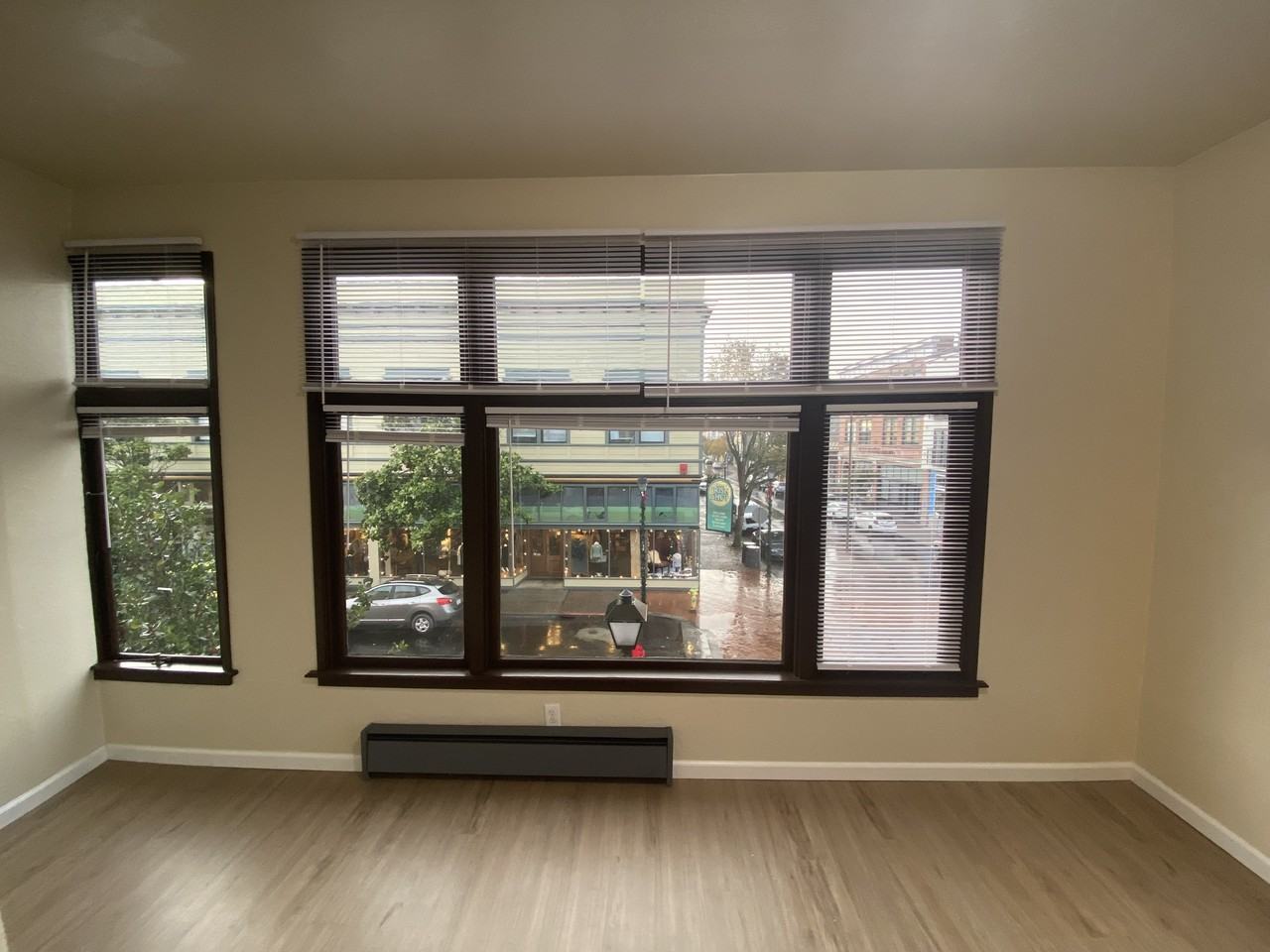 408 2nd St #4 - Photo 4 of 10