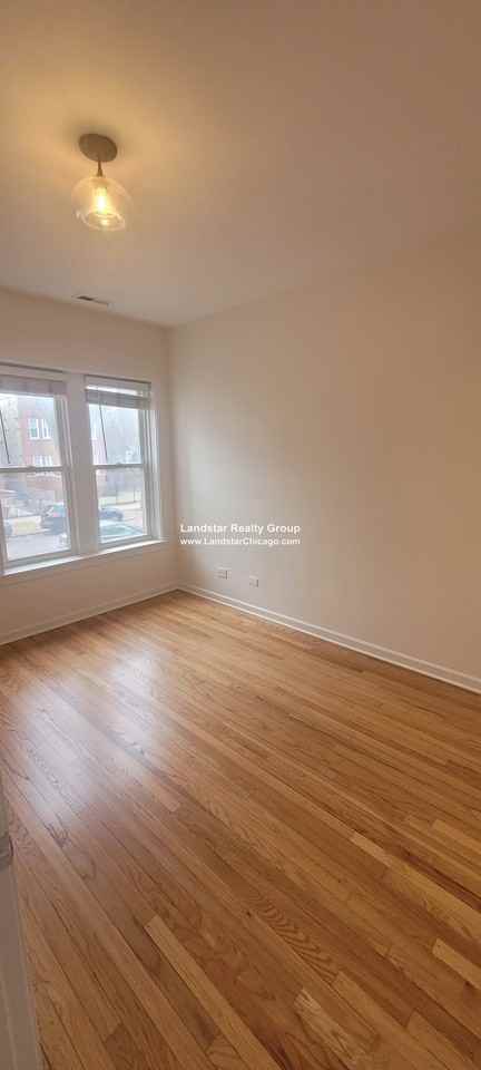 4954 N Ridgeway Ave #2 - Photo 3 of 20