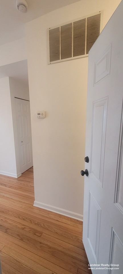 4954 N Ridgeway Ave #1 - Photo 4 of 20