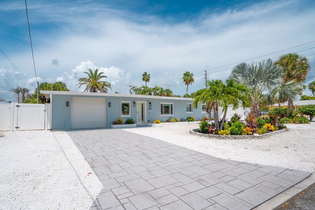 385 S Tessier Dr #NA - Photo 2 of 30