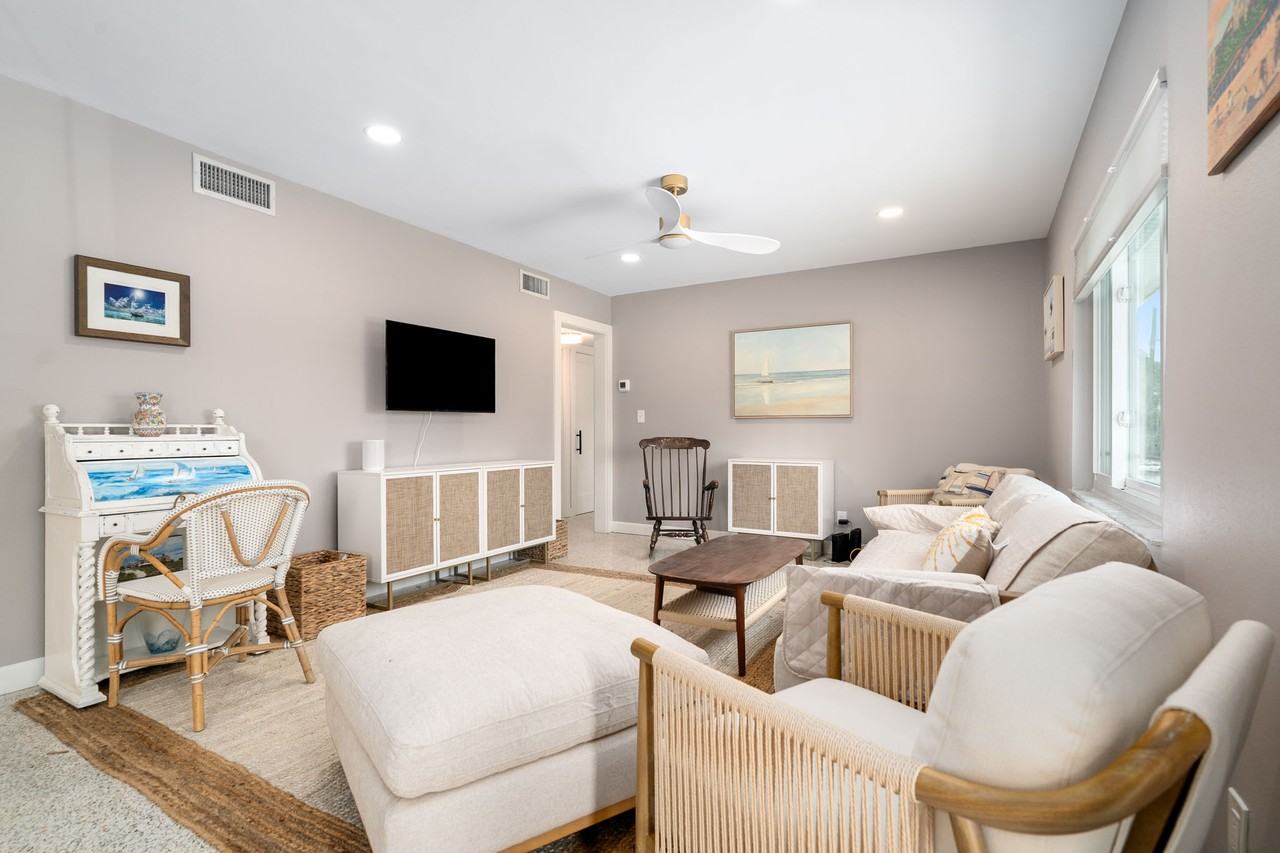 385 S Tessier Dr #NA - Photo 3 of 30