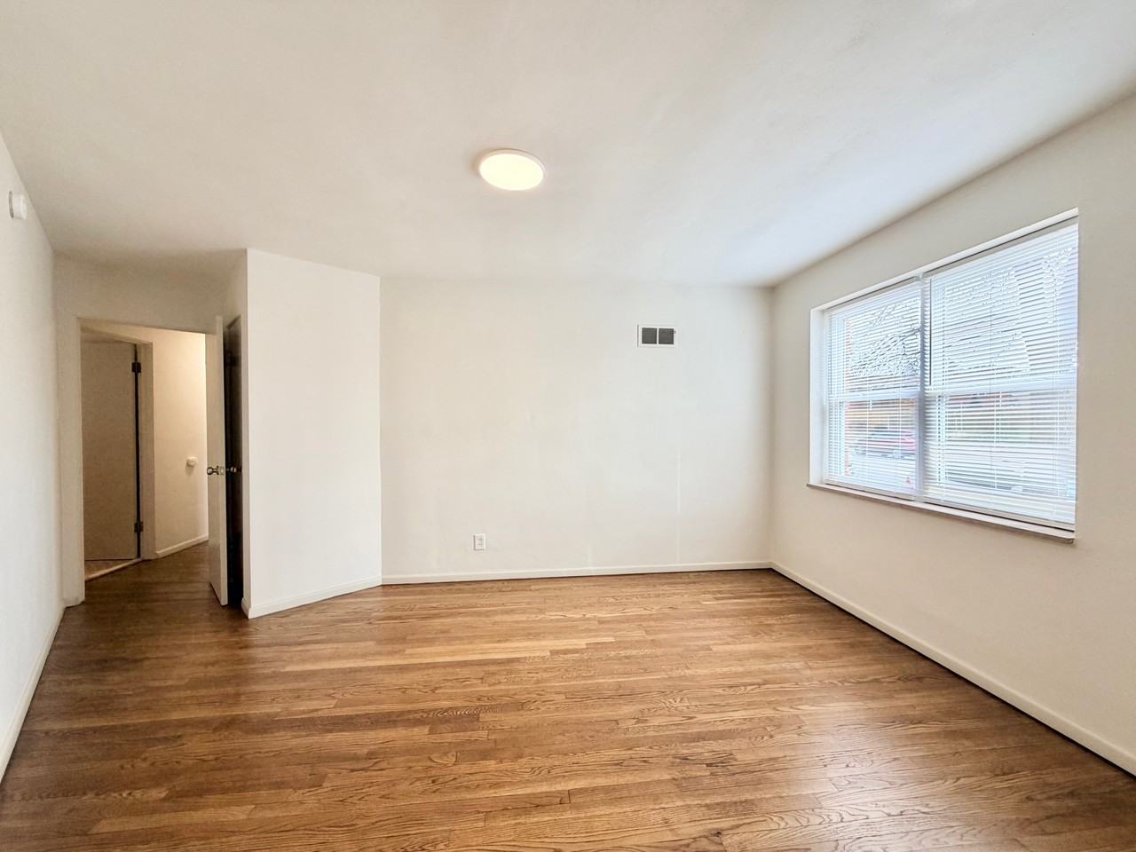 7219 Hampton Ave #1S - Photo 7 of 10