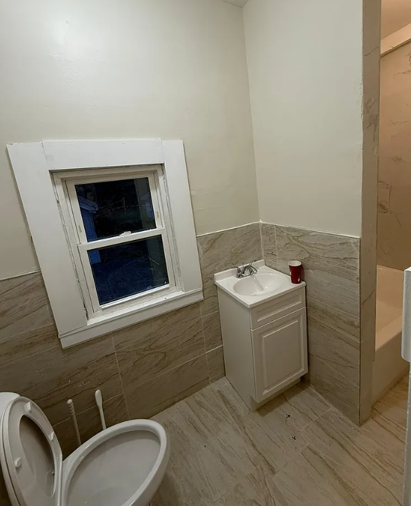 894 Ross St #NA - Photo 3 of 7