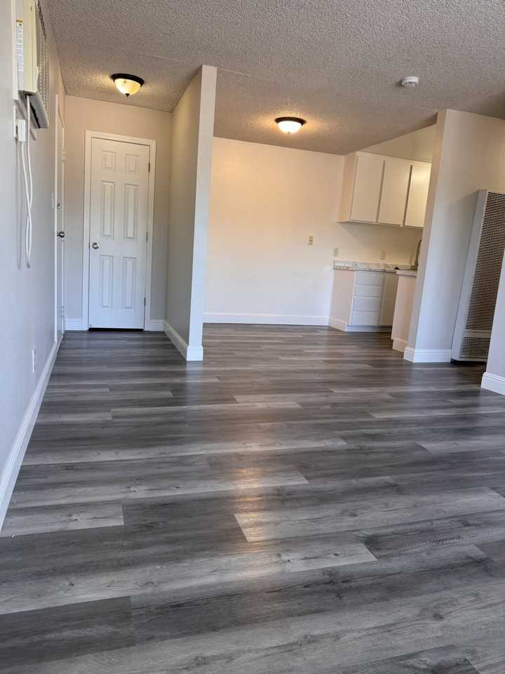 2912 N Tracy Blvd #28 - Photo 2 of 9