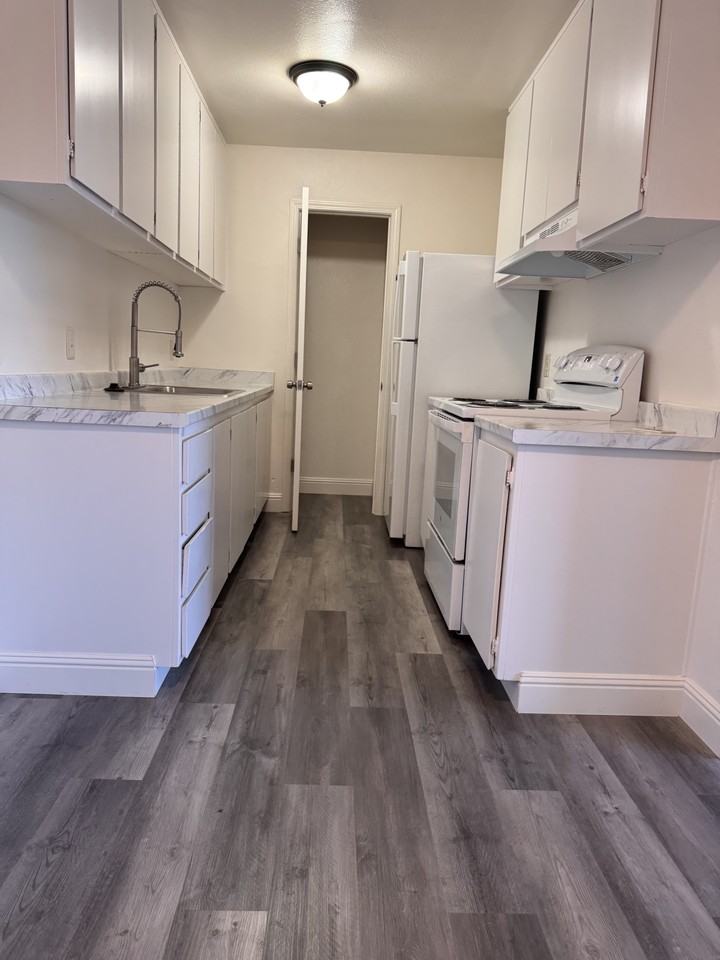 2912 N Tracy Blvd #28 - Photo 4 of 9