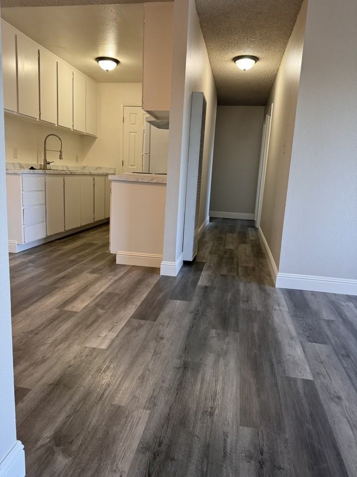 2912 N Tracy Blvd #28 - Photo 5 of 9