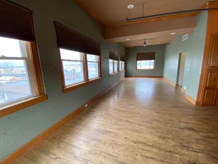 159 W Pearl St #401 - Photo 2 of 10