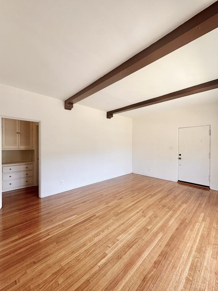 1356 N Gardner St #A - Photo 2 of 12