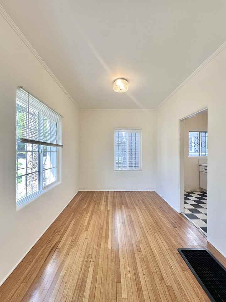 1356 N Gardner St #A - Photo 3 of 12