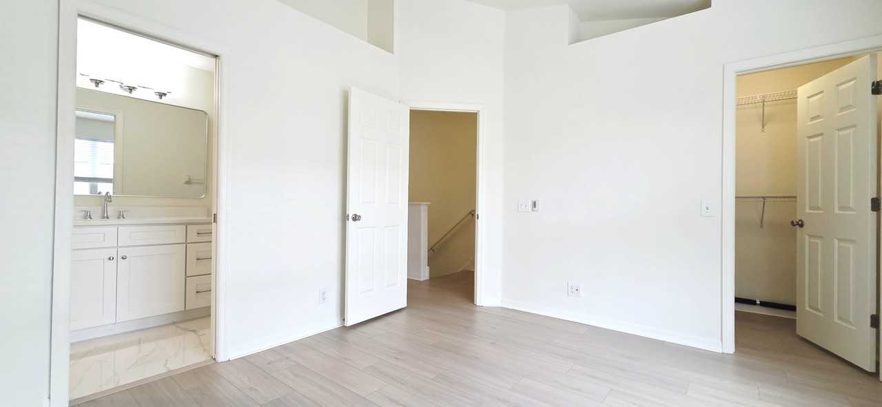 569 Vallance Way Ne #569 - Photo 3 of 28