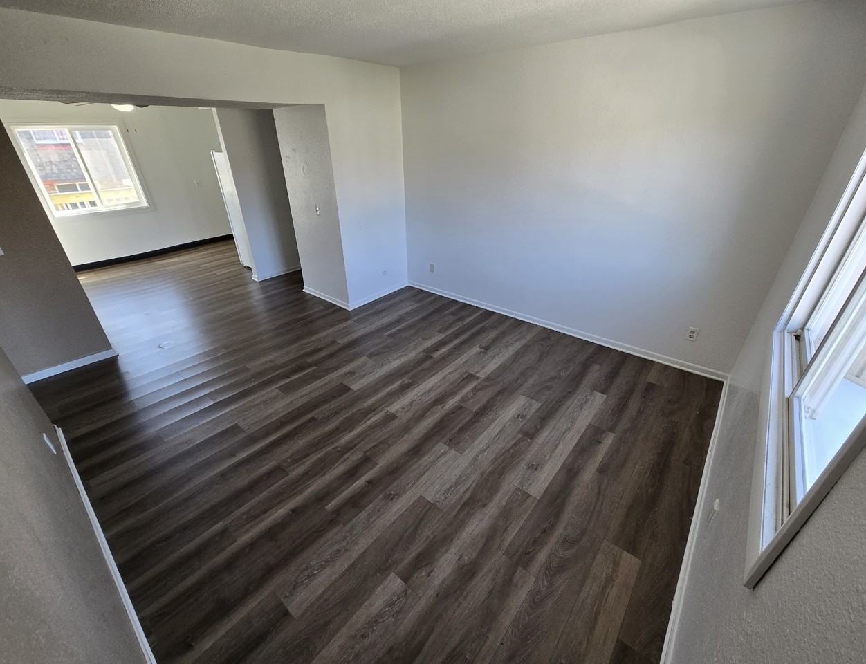 5511 34th Ave - Photo 4 of 6