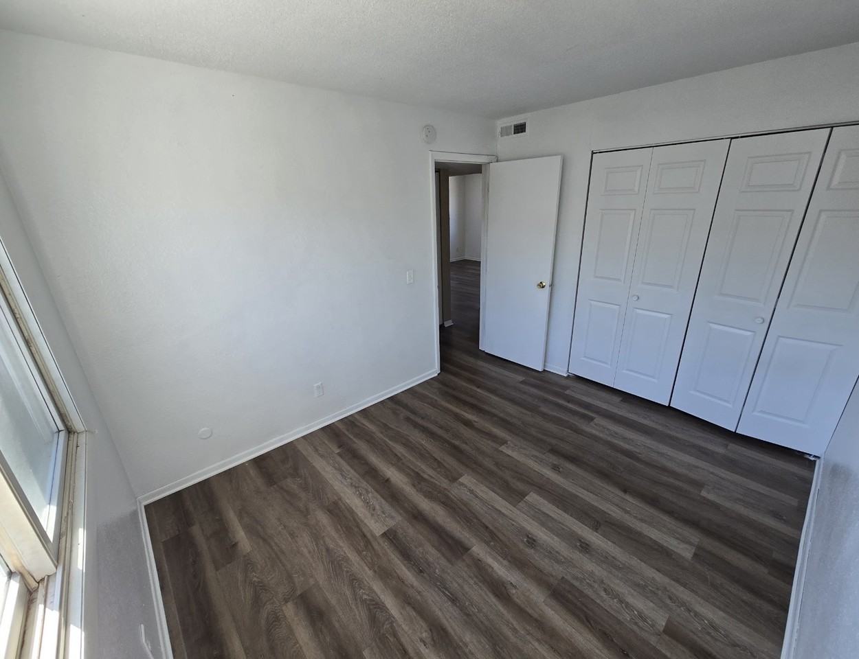 5511 34th Ave - Photo 5 of 6