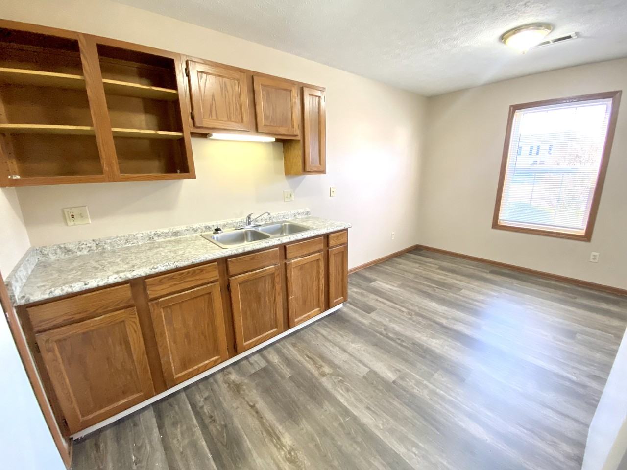 2525 Zircon St Ne #2525 - Photo 6 of 16