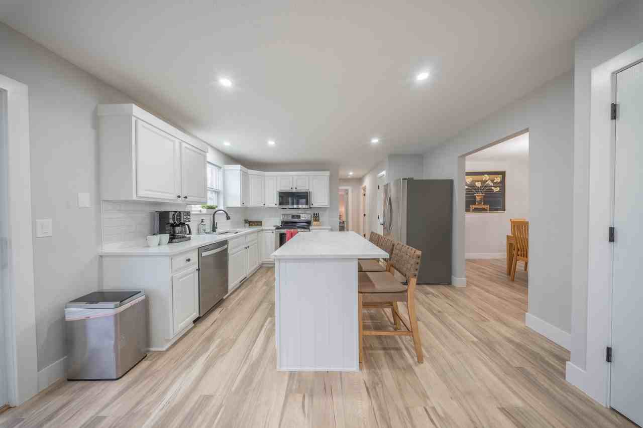 885 Columbia Rd #NA - Photo 3 of 42