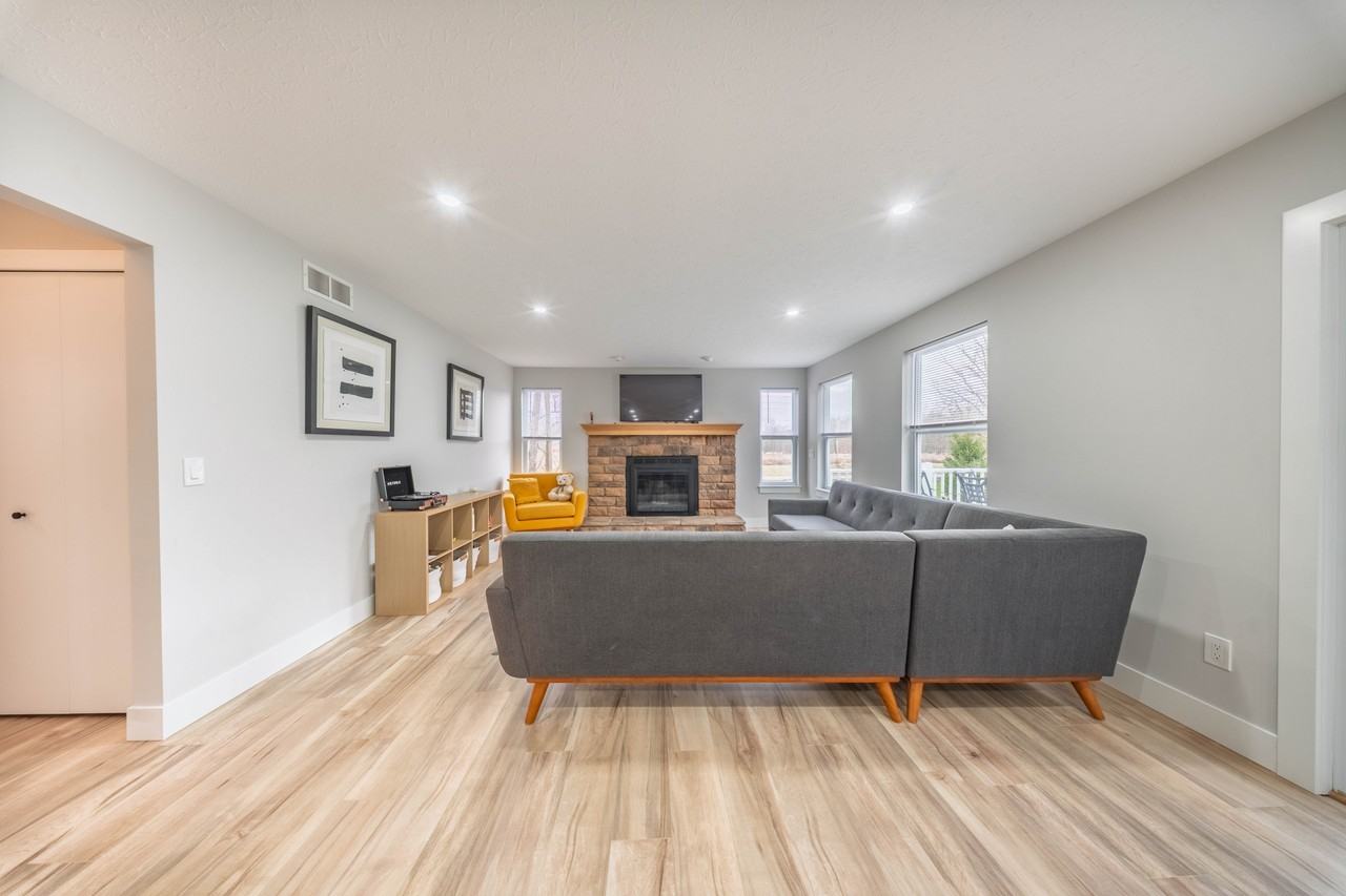 885 Columbia Rd #NA - Photo 7 of 42