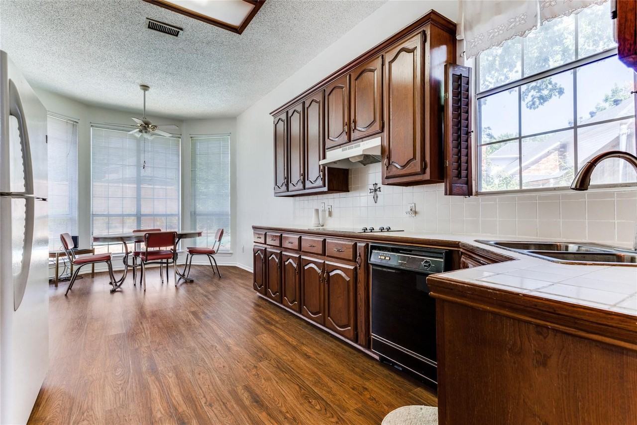 9117 Lakepointe Ave #NA - Photo 5 of 9