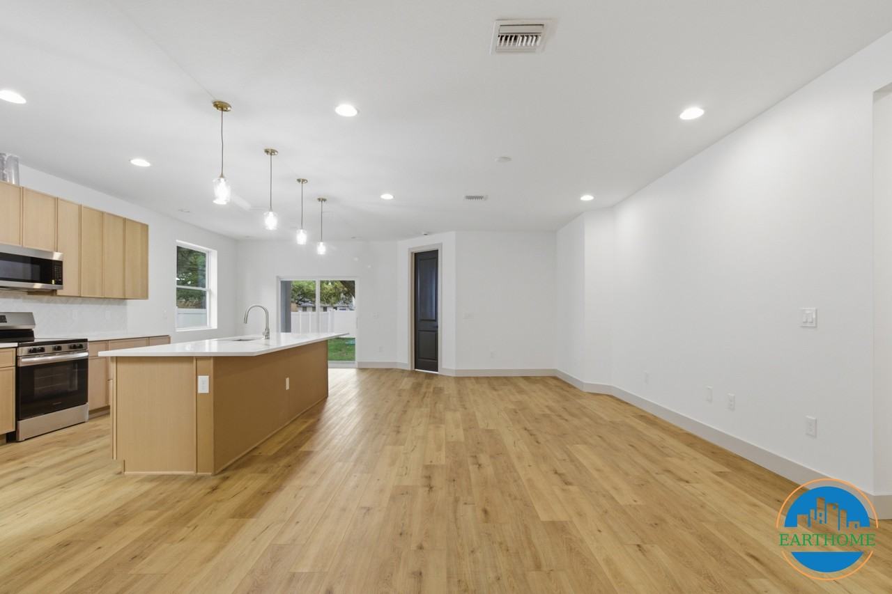 2608 Irene St #NA - Photo 7 of 32