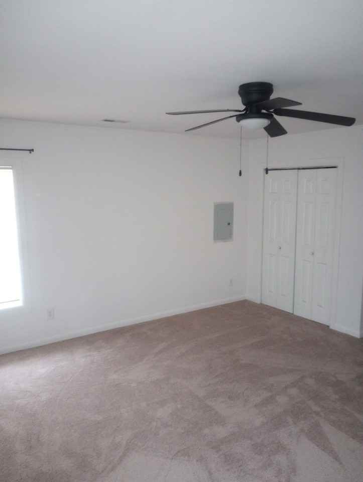 209 E Wisconsin St #A - Photo 3 of 12