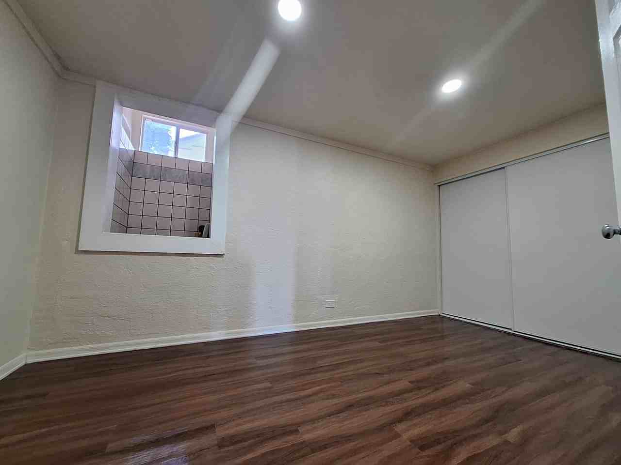 Surrey Dr #2 - Photo 5 of 17