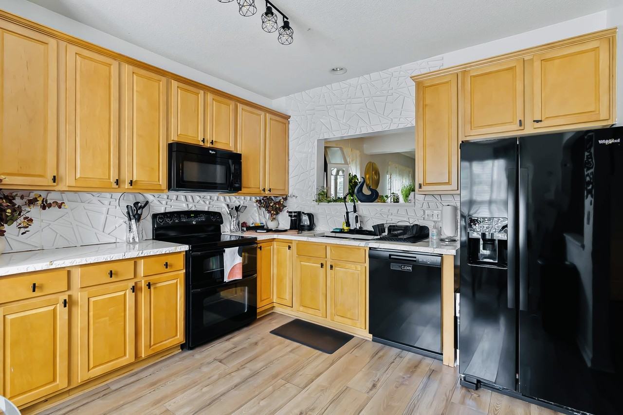 508 Erie Rd - Photo 3 of 16