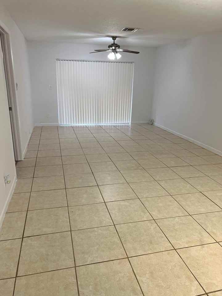 24 Laredo Pl - Photo 3 of 19