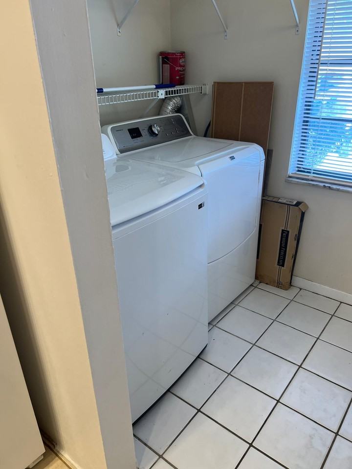 24 Laredo Pl - Photo 7 of 19