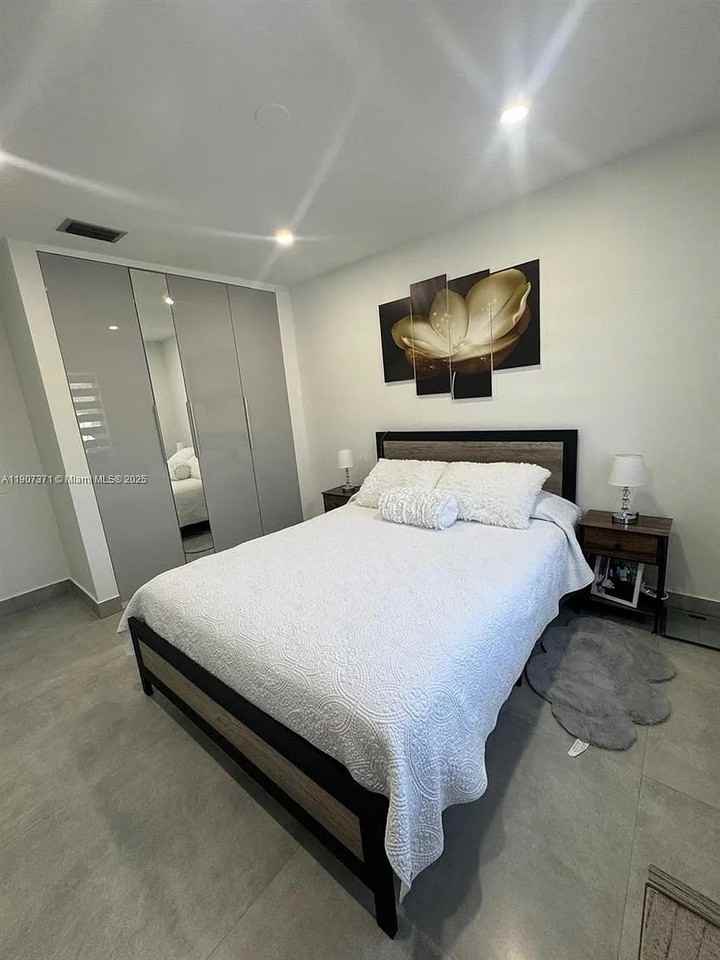 436 Ne 61st Ter #NA - Photo 2 of 6